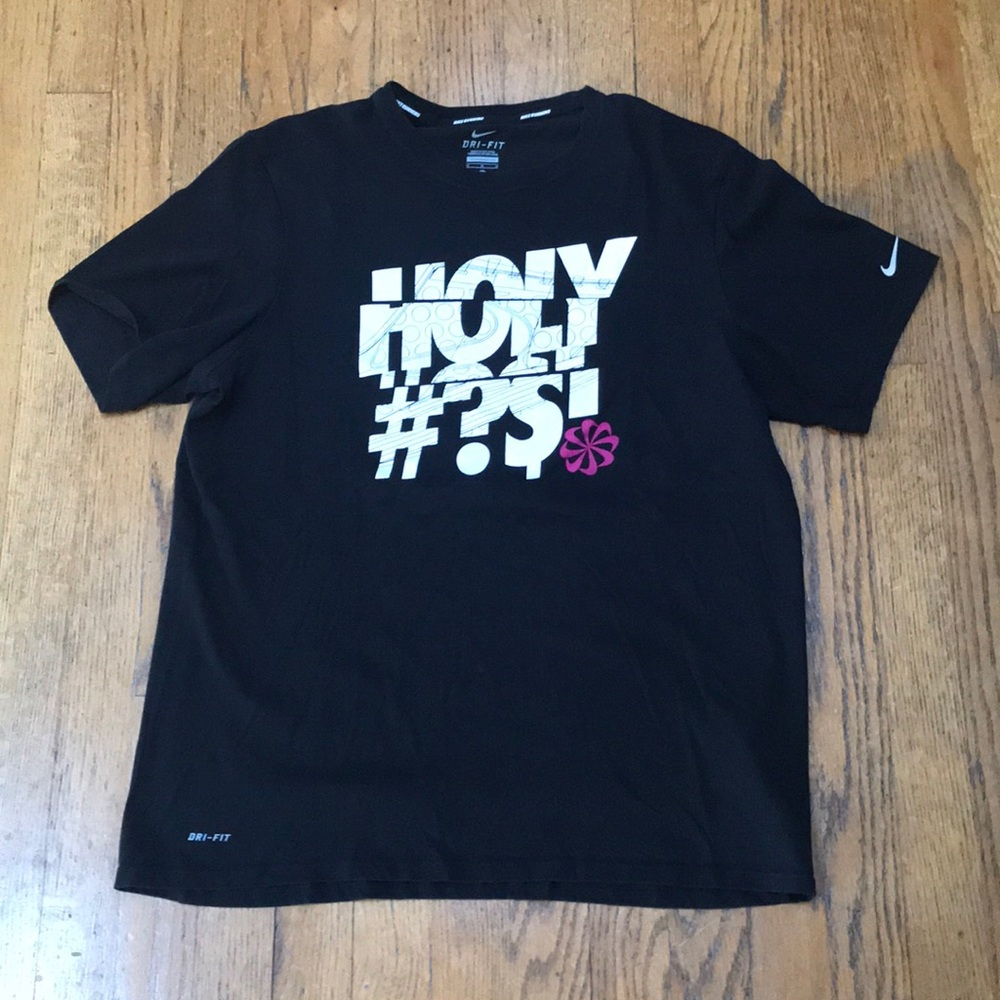 Mens Nike Dri-Fit Graphic Tee. Size M